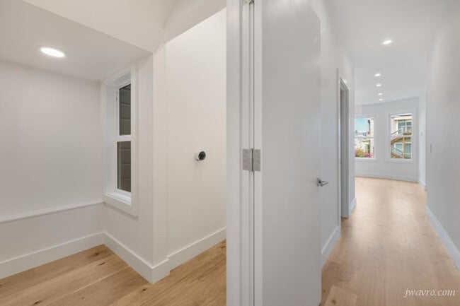 Building Photo - 80 28th St