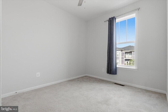 Building Photo - 5818 Imperial Dr