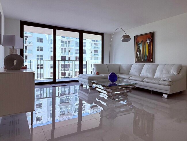 Building Photo - 3460 S Ocean Blvd