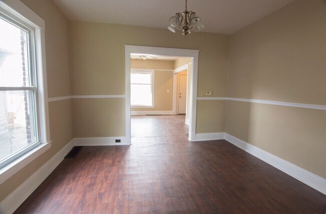 Building Photo - 1461 W 107th St