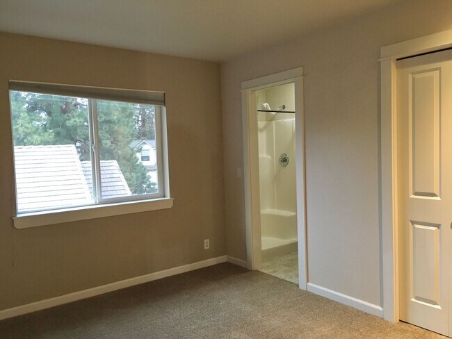 Building Photo - 1761