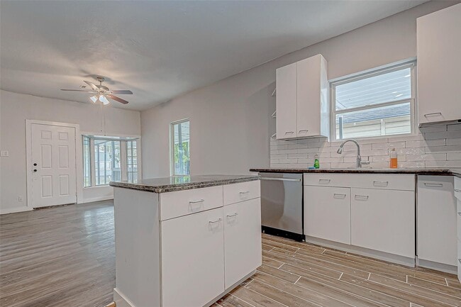 Building Photo - 7422 Avenue I