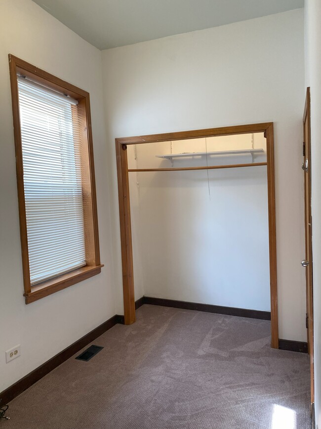 Building Photo - 4419 S Wallace St