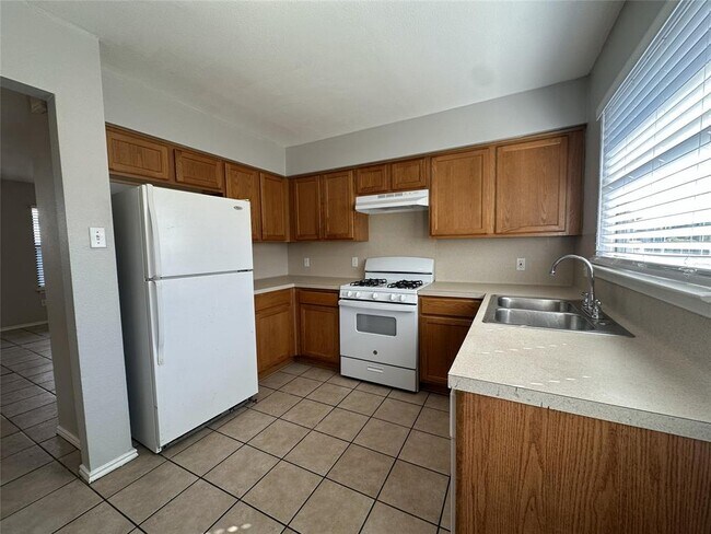 Building Photo - 5720 Pinon Vista Dr