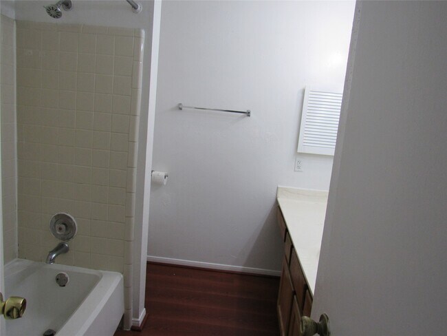 Building Photo - 15543 Weldon Dr