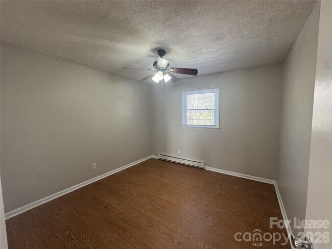 Building Photo - 341 Laurel St