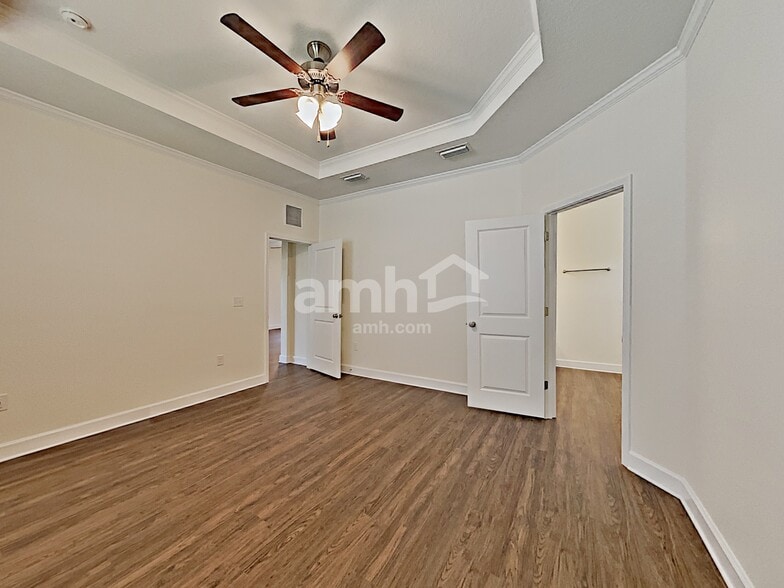 Building Photo - 401 Pine Terrace Dr