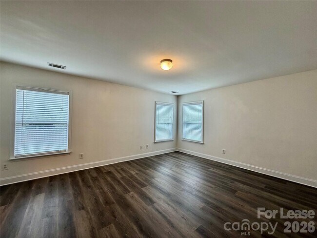 Building Photo - 12331 Cumberland Cove Dr