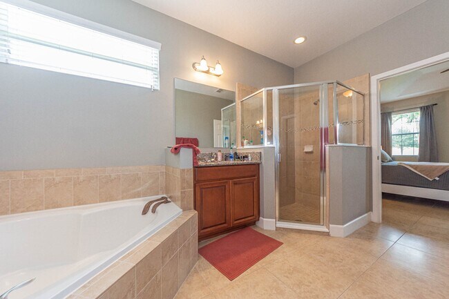 Building Photo - 4250 Diamond Square