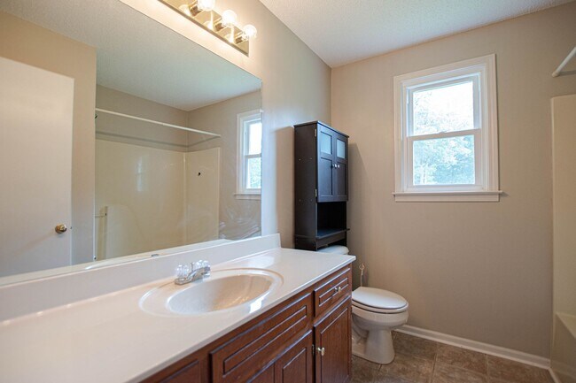Building Photo - Pet Friendly in Sango!
