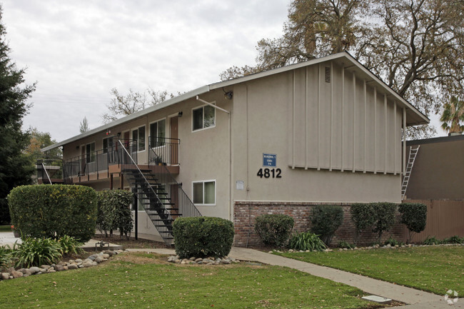 Building Photo - Paso Robles Apartments