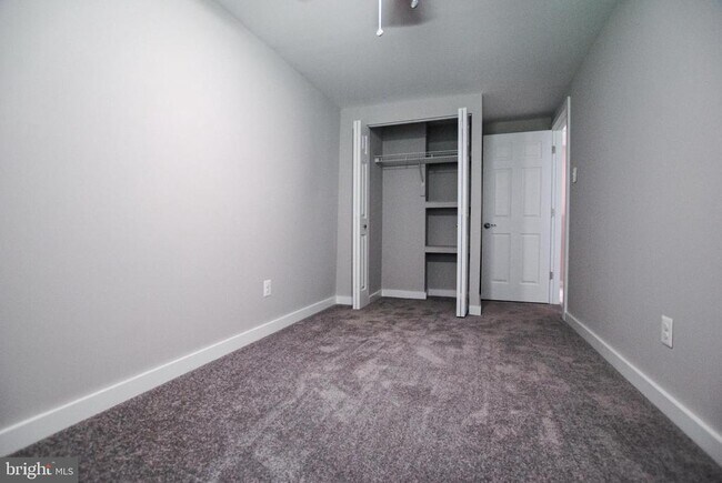 Building Photo - 8512 Hydra Ln