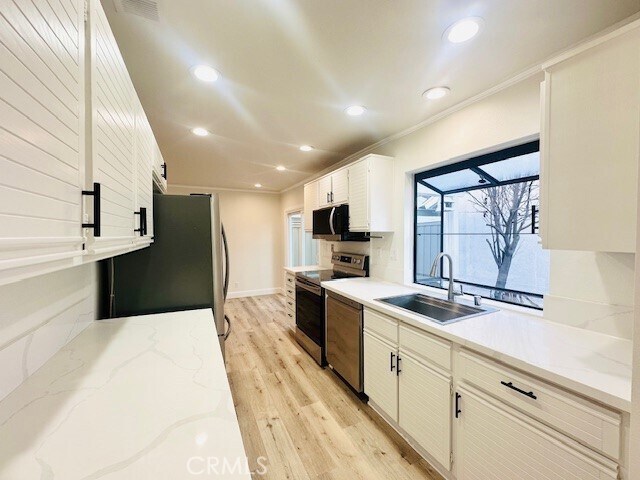 Building Photo - 12 Amberleaf