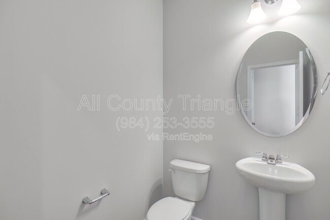 Building Photo - 1715 Chirping Trl