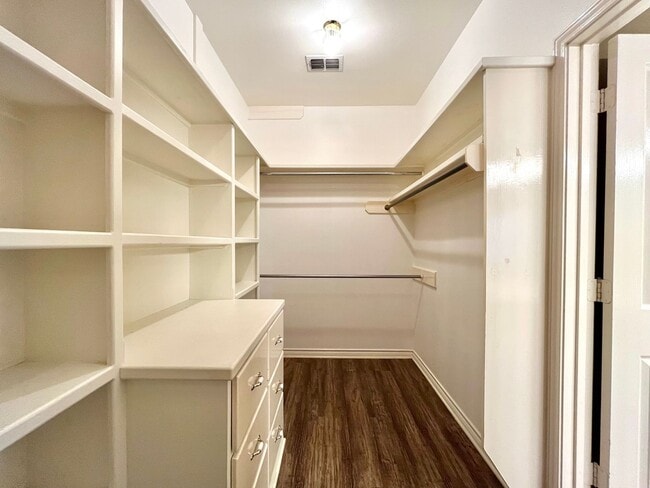 Building Photo - 3106 Silkwood Dr