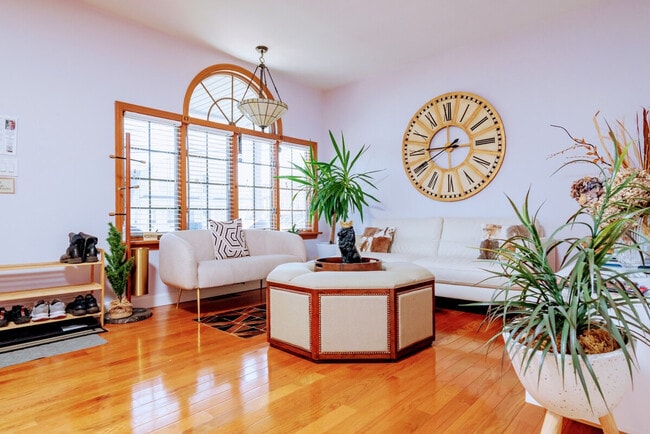 Building Photo - 152 Central Ave