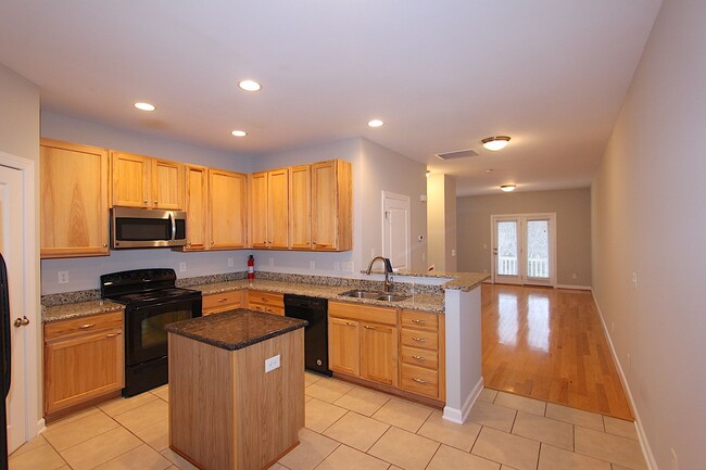 Building Photo - 3 Story Townhome near Brier Creek!