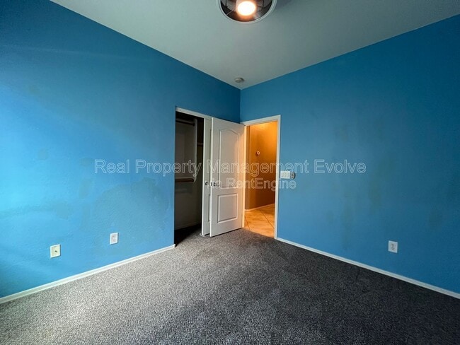 Building Photo - 2825 E Trigger Way