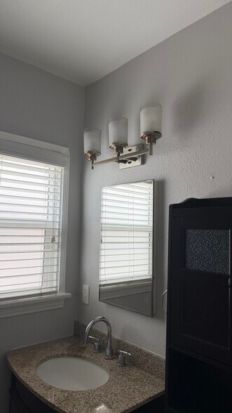 Building Photo - 5169 Pickford St