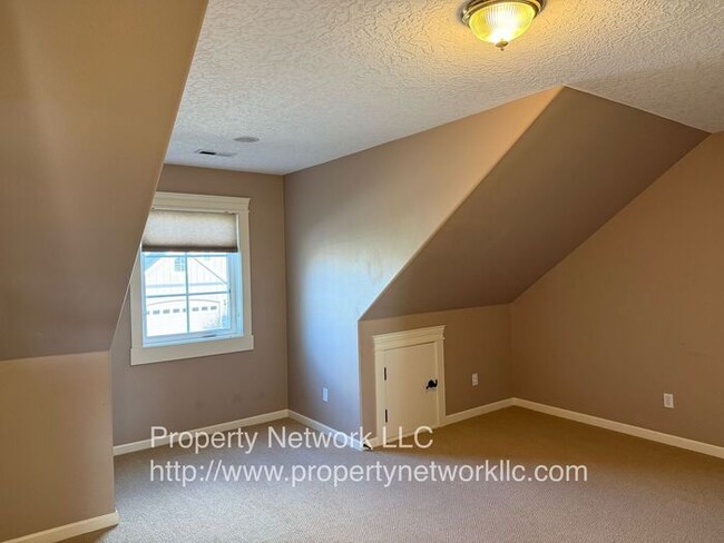 Building Photo - Spectacular 4 Bedroom Home in Gresham