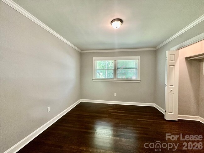 Building Photo - 710 Neil St