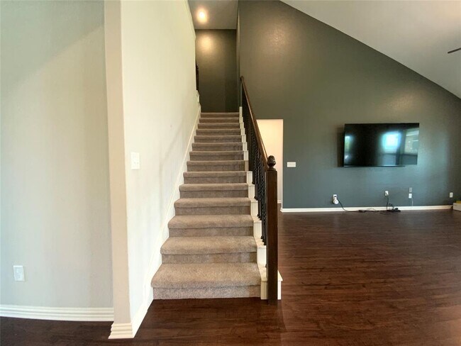 Building Photo - 3307 Columbus Way
