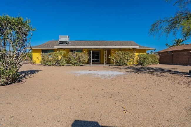 Building Photo - Modern Updated Home in Gated Community of ...