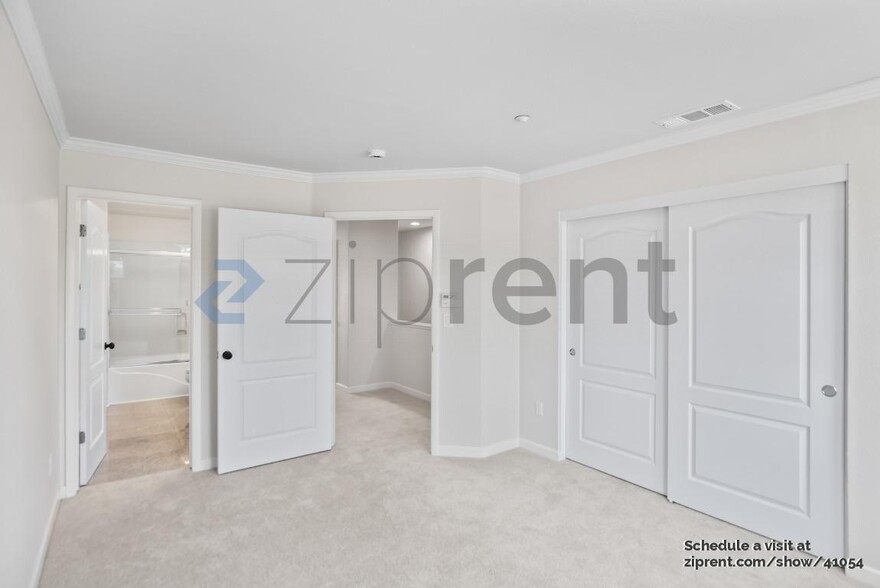 Building Photo - 722 Kingsford Way