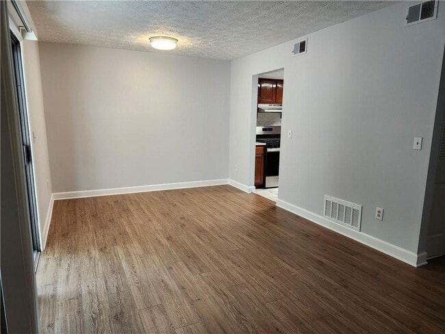 Building Photo - 295 Roswell Commons Cir