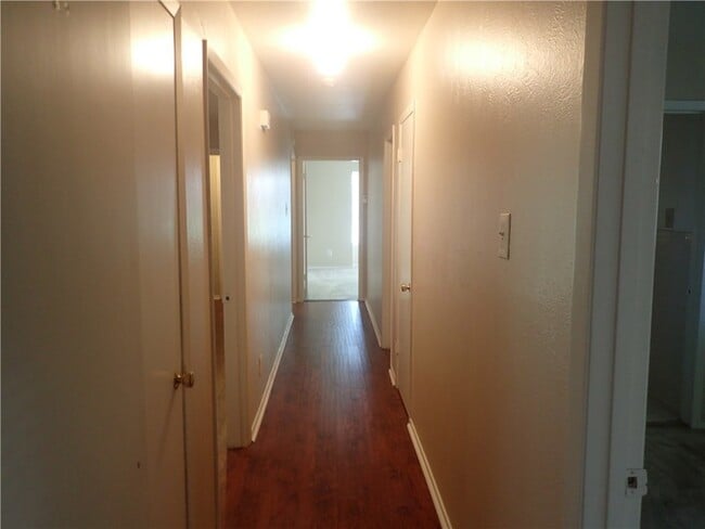 Building Photo - 7549 Brentcove Cir