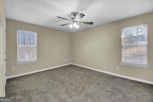 Building Photo - 40 Elisabeth Way