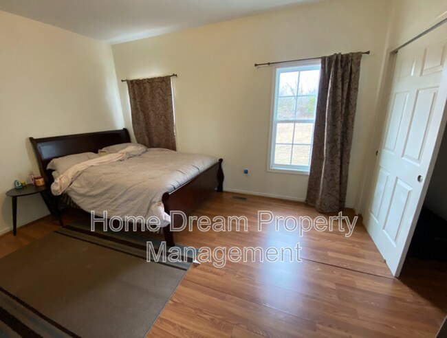 Building Photo - 11212 Katerina Dr S