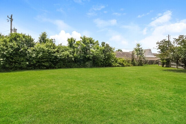 Building Photo - Beautiful Home for Rent in  Barry Farms Ph2 Subdivision!