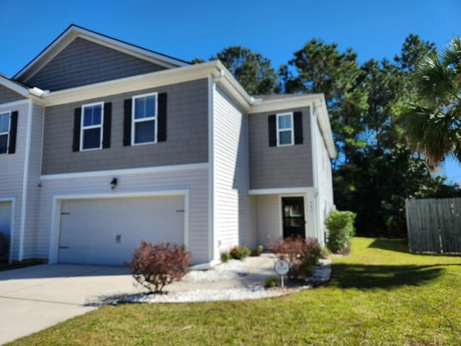 maintenance free townhome ! - 404 Cypress Knees Ln