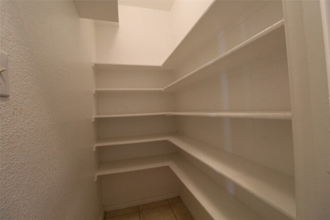 Building Photo - 15195 Shellwood Ln