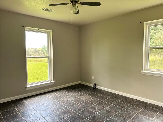 Building Photo - 688 County Rd 6681