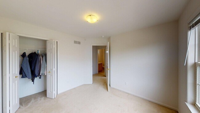 Building Photo - 2974 Barclay Way