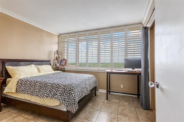 Building Photo - 6211 W Northwest Hwy