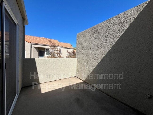 Building Photo - 22243 Shadow Valley Cir