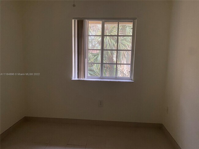 Building Photo - 2032 NE 167th St  3-134 North Miami Beach ...