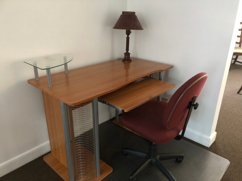 LR desk - 216 Green Ave
