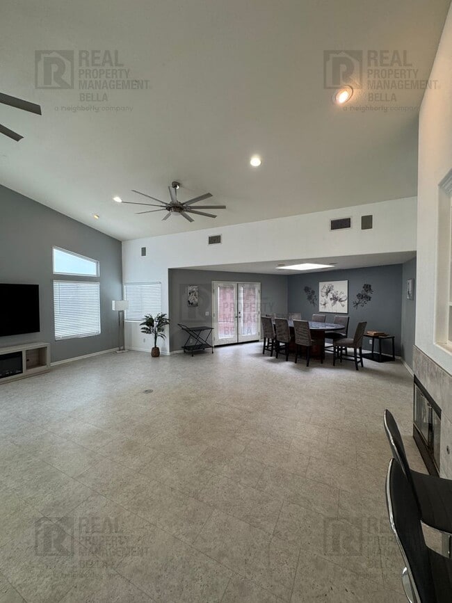 Building Photo - Luxury Living Awaits: Stunning 4-Bedroom Cul-de-Sac Retreat with Pool & Spa in Hemet!