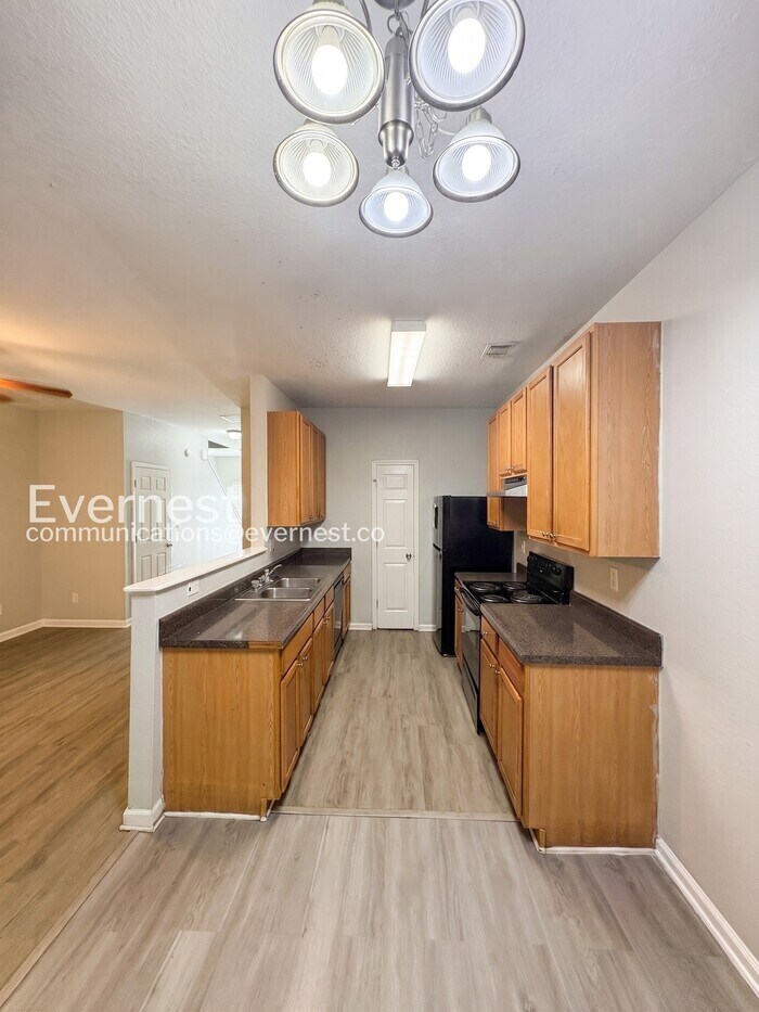Building Photo - 7130 Brookview Way