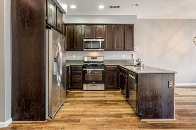 Building Photo - Beautiful 4 Bed 3.5 Bath Home in Great Sch...