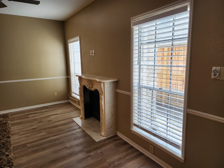LIVING ARA - 4001 Tanglewilde St