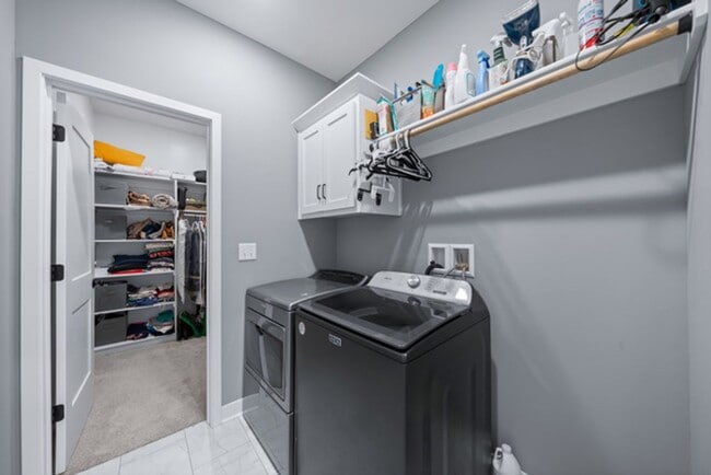 Building Photo - Parkville Newer Build | Beautiful 3 Bedroom 2.5 Bathroom Home | Finished Basement | Fenced Backya...