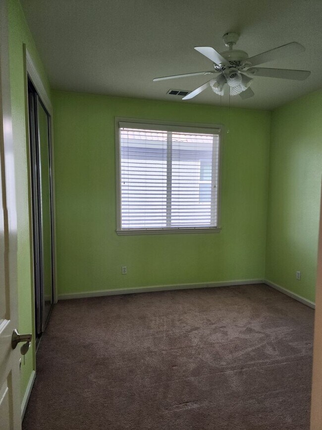 Building Photo - 5 Bedroom 3 Bathroom with 3 car Garage in the Sylvan School District