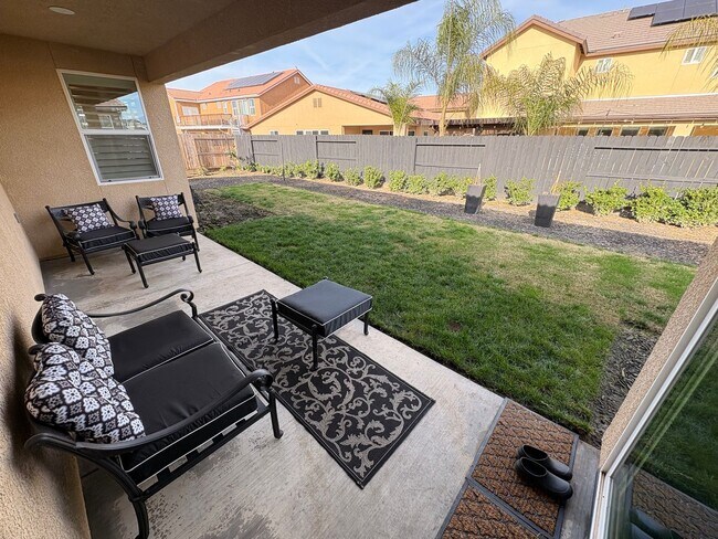 Building Photo - Beautiful 4 bedroom home for rent in Visalia, CA