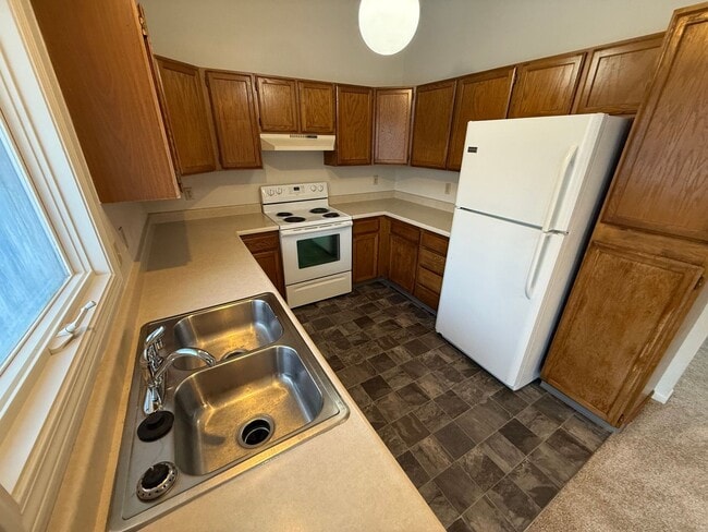 Building Photo - 3310 Max Cir