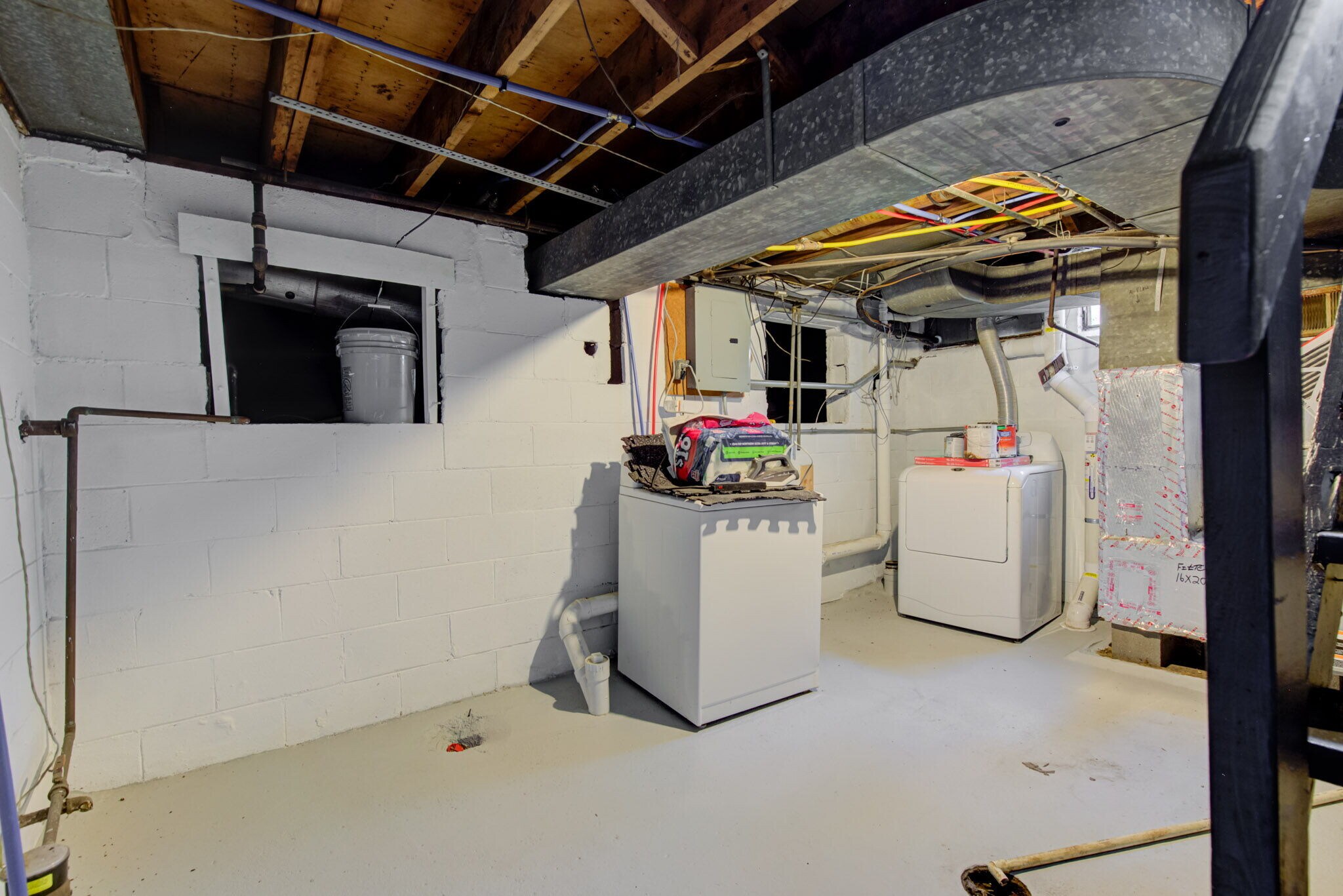Building Photo - 4610 Rookwood Ave